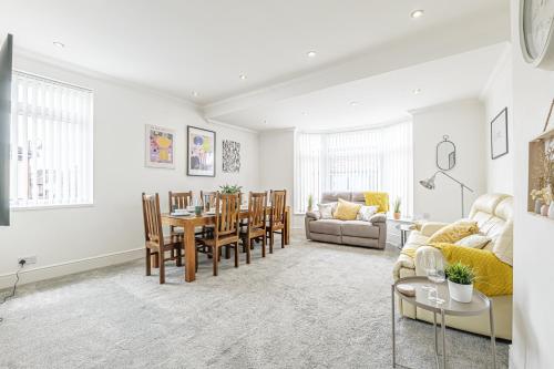 Χώρος καθιστικού στο Luxury 4 Bedroom Apartment Southsea - Free Parking