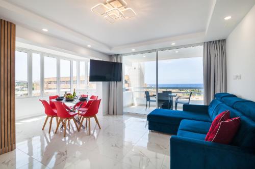 Ponderosa 619, Las Americas, 2 bedroom apartment with large terrace and ocean view, next to Siam Park