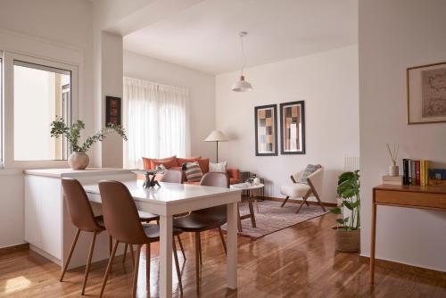 Sunny and Comfy Apartment in kolonaki