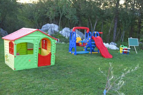 Foto Holiday Home Maslina 6