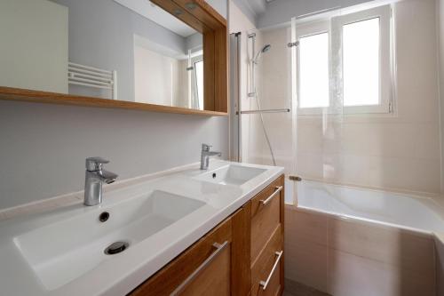 Bilik mandi di Appartement Tempio - Welkeys