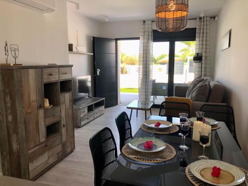 Kuchyň nebo kuchyňský kout v ubytování Villa Oso