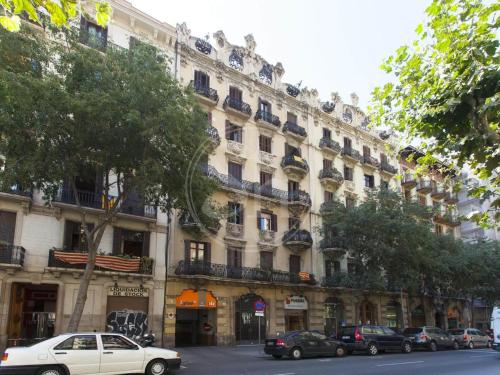 Spacious Apartment in Eixample Heart of Barcelona