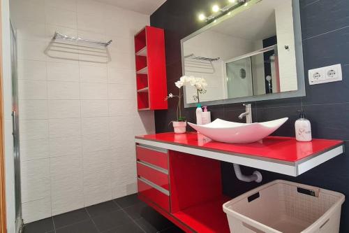 Ένα μπάνιο στο Apartamento tranquilo Altorreal con WiFi