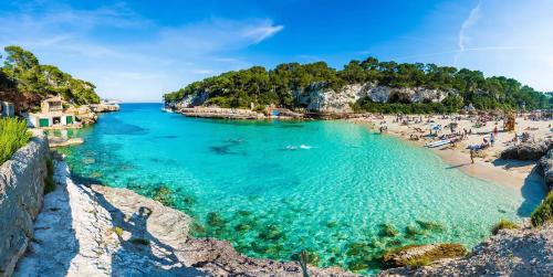 Villa Can Mosca, garden and swimming pool close to beach