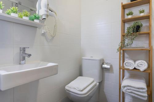 Apartamento reformado en pleno centro by Rent Me