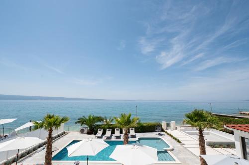 Luxury beachfront Villa Providenca