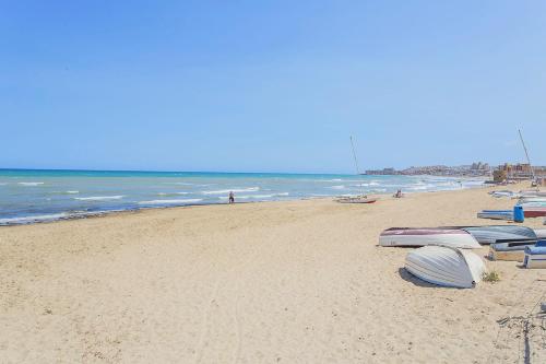 064 New Modern Mood - Alicante Holiday