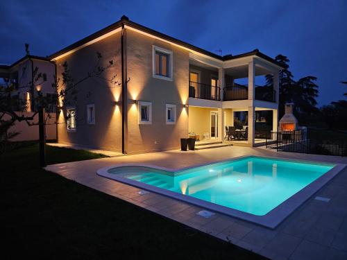 Villa Kortus - private pool&700mbeach