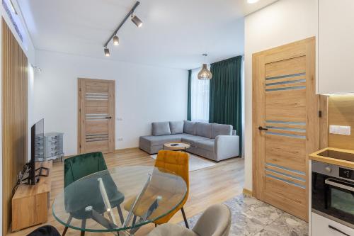 Η κουζίνα ή μικρή κουζίνα στο Kestutis Luxury Apartment