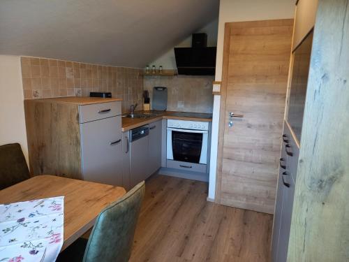 Kuchyňa alebo kuchynka v ubytovaní Ferienwohnung Feichter