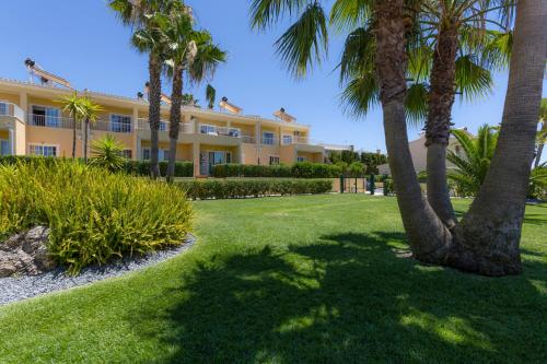 Κήπος έξω από το Villas Barrocal