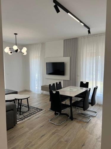 Μια τηλεόραση ή/και κέντρο ψυχαγωγίας στο Frekuenca Apartments