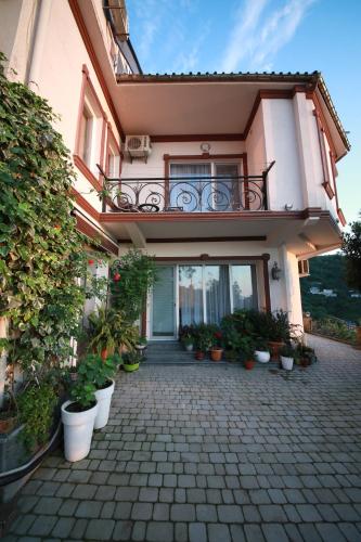 Το κτήριο όπου στεγάζεται  το bed & breakfast