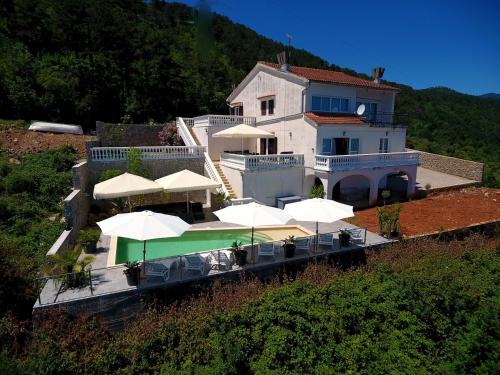 Villa Riviera