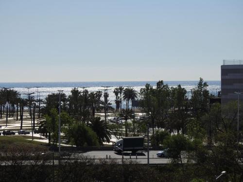 Piso en zona fòrum con vistas al mar