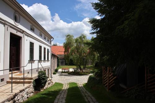 Vonkajšia záhrada v ubytovaní Darmyšl No13