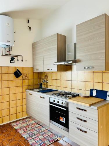 Dapur atau dapur kecil di Casa Alessio a 15 minuti dal mare