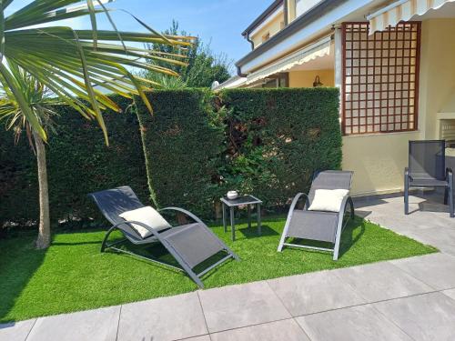Un jardín fuera de Apartament Nadine