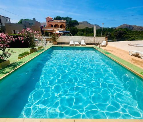 Bonito apartamento con piscina a 50 metros de la playa!