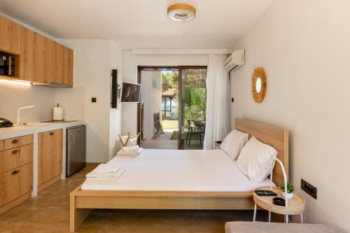 Alkis Guest House by AegianKazarte