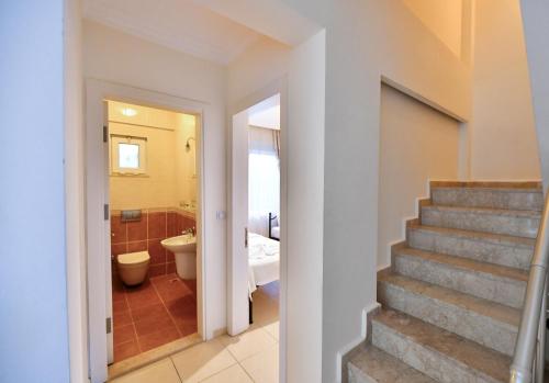 Ένα μπάνιο στο Villa Mango