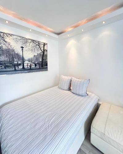Apartment Like HOME with AC, Arc de Triomphe, Champs Élysées, Tour Eiffel