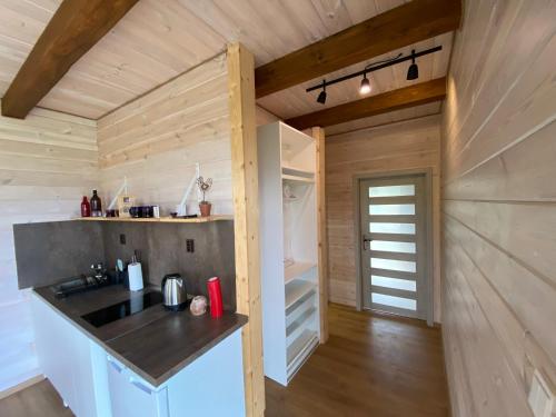 Gambar di galeri bagi Bird's Nest Hideaway TINYHOUSES di Kvačany