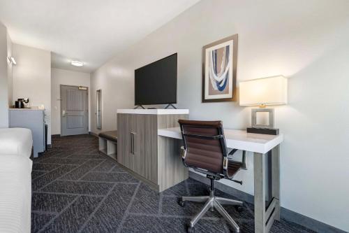 Gallery image of Best Western Plus Appleton Airport Mall Hotel in Appleton