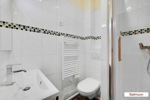 Photo de la galerie de l'établissement Charmant Appartement au Bord du Canal Saint-Martin, à Paris