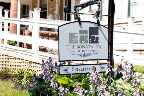 Sijil, anugerah, tanda atau dokumen lain yang dipamerkan di The Sonata Inn