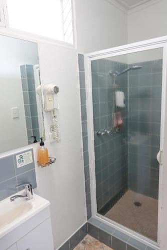 Ένα μπάνιο στο Bairnsdale Main Motel