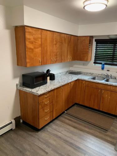 Dapur atau dapur kecil di 410 e45th 2 bedroom apartment
