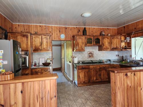Kuchyň nebo kuchyňský kout v ubytování Caz Mangoustan chez R'Marine439 locations saisonnières