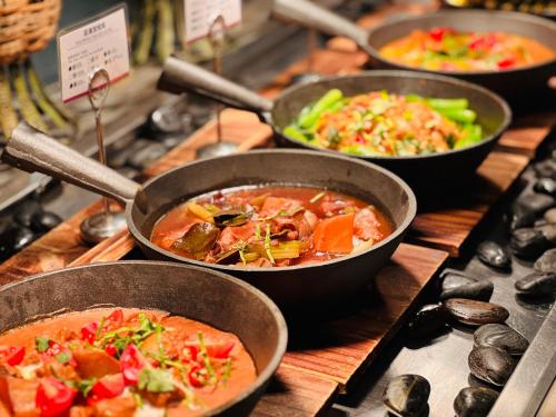 Makanan di atau berdekatan hotel