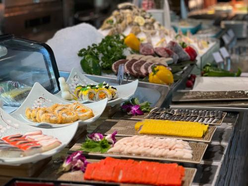 Makanan di atau berdekatan hotel