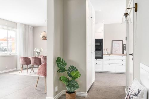 Dapur atau dapur kecil di Lyxigt hus i centrala Hässleholm
