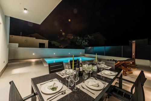 Villa Katmari with private heated pool