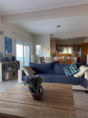 Χώρος καθιστικού στο Villa Aurora with magnificent view of the Aegean sea