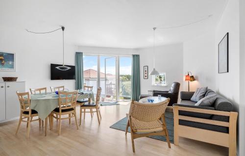 Μια τηλεόραση ή/και κέντρο ψυχαγωγίας στο Gudhjem Søpark Lejl 10