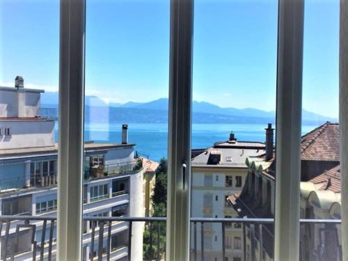 6 minutes walking from the Lausanne train station 2 rooms Apartment