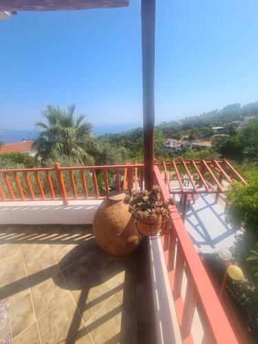 Gallery image of SPITIKARIOTIKO Pergola Home in Raches
