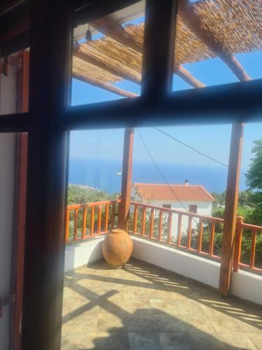 Gallery image of SPITIKARIOTIKO Pergola Home in Raches
