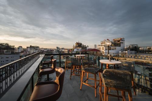 La Passion Premium Cau Go — Lounge or bar