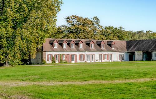 Zahrada ubytování Nice Home In Ligny Le Ribault With Wifi
