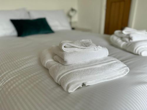 Letto o letti in una camera di 2 Bed Apartment Scarisbrick Street Ormskirk - Rooms by Vici