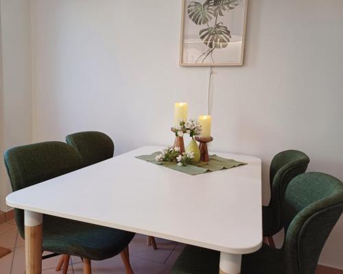 Posezení v ubytování Ferienwohnung Jahnke auf Usedom mit Terrassee, WLAN