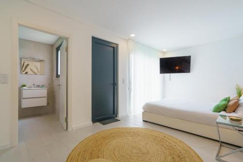 Μια τηλεόραση ή/και κέντρο ψυχαγωγίας στο Villa Tropical
