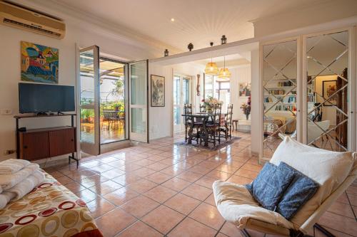 Big Terrace Grand House - New
