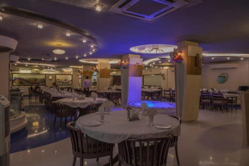 Restaurace v ubytování Hotel Surbhi